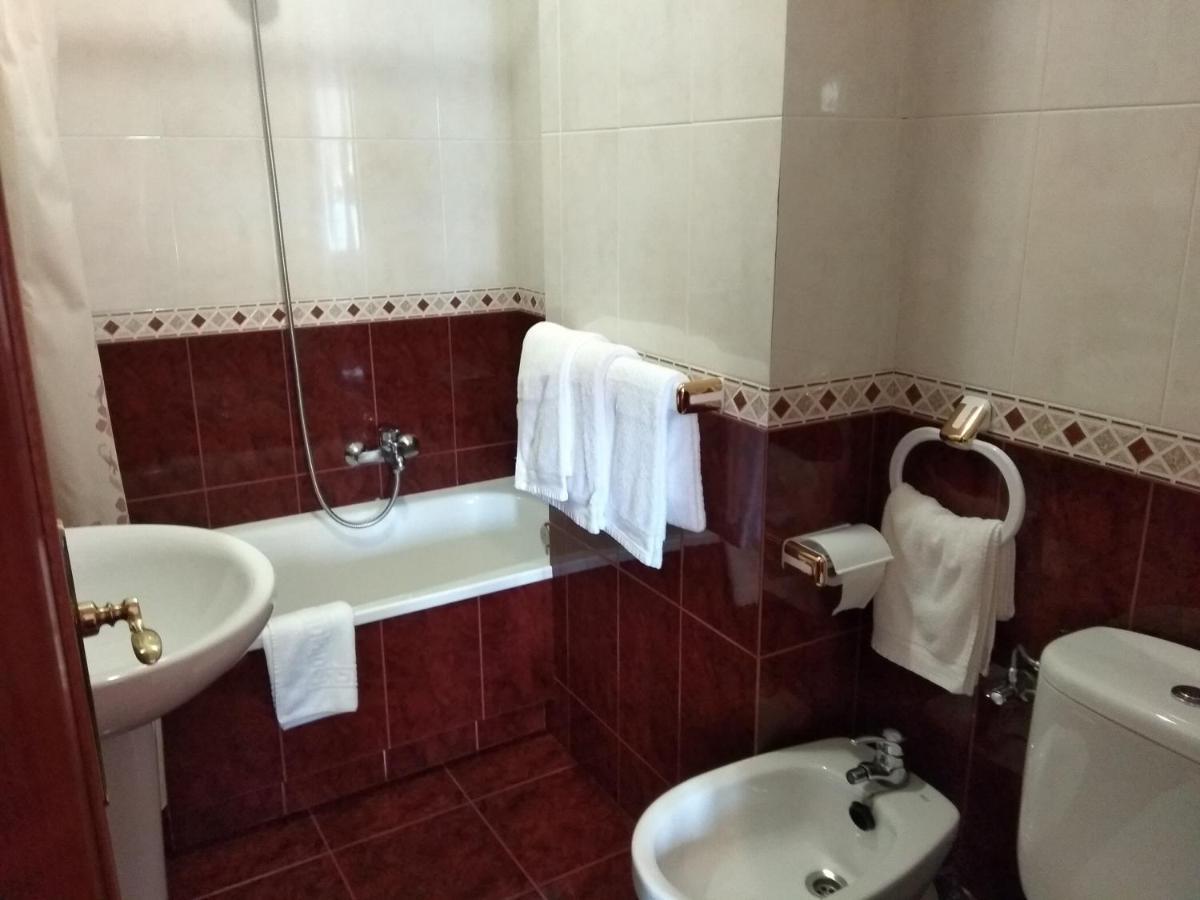 Hostal Residencia Bahia Laxe Buitenkant foto